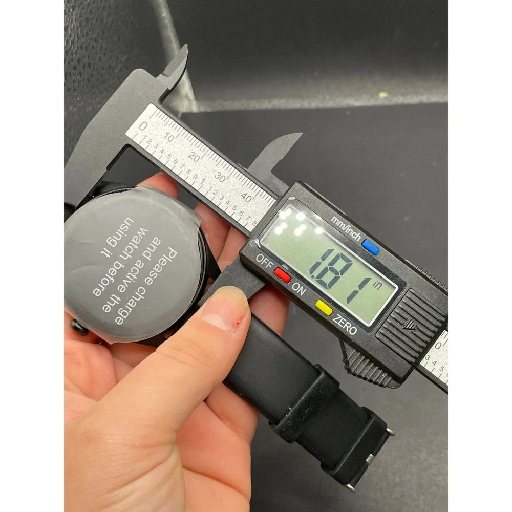 Black Smartwatch Fitness Activity Tracker Round Dial New with Protective Film